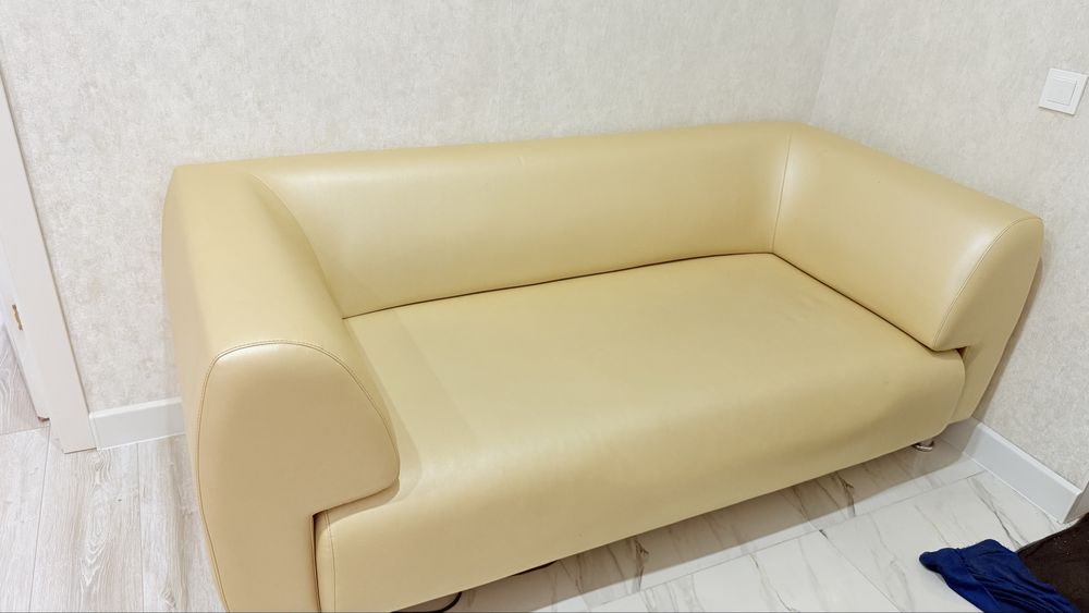 Новый диван из экокожи