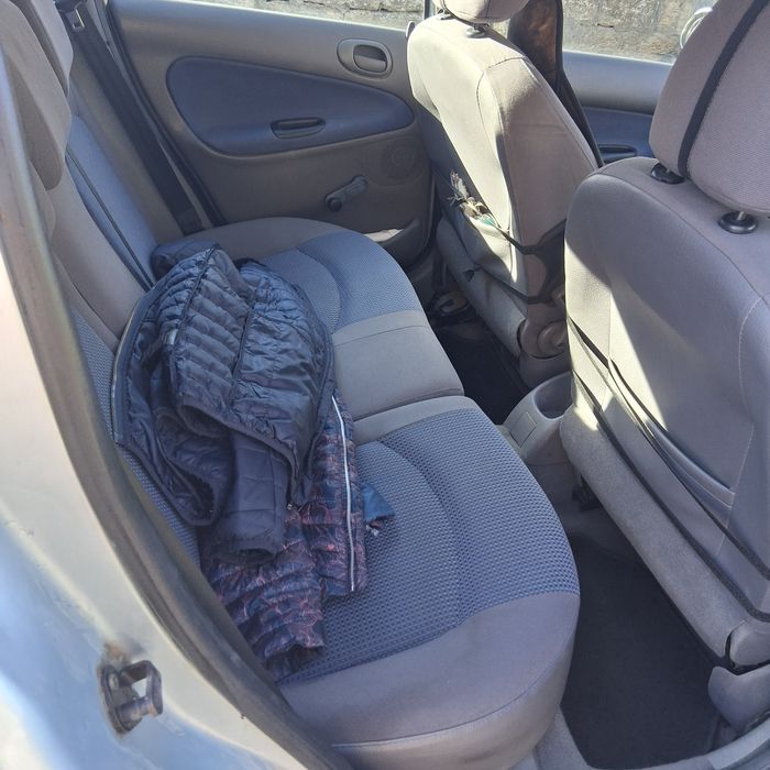 Продавам Peugeot 206 /комби / 2003 г. / в движение кара се всеки ден /