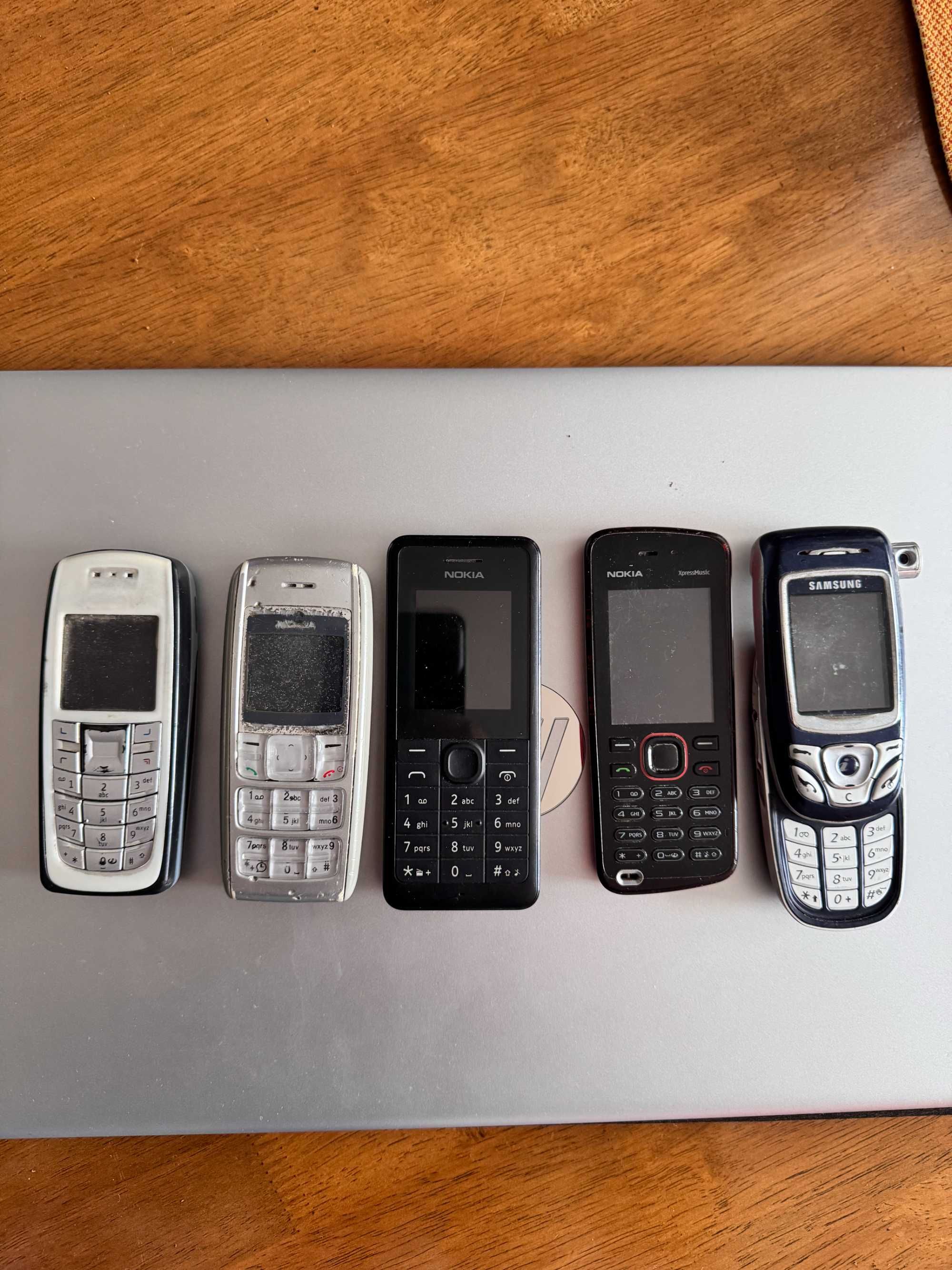 telefoane de colectie 4 NOKIA 1 SAMSUNG