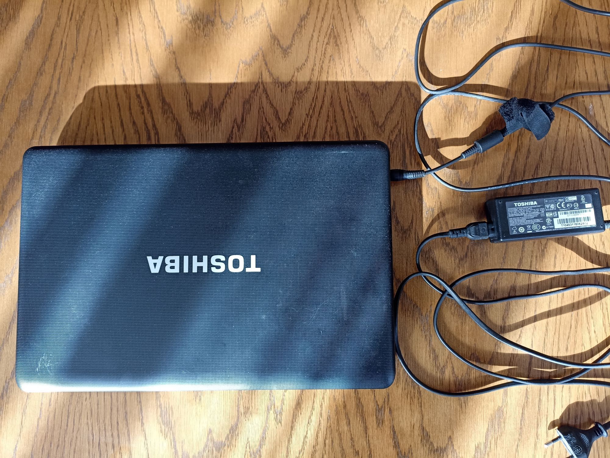 Laptop Toshiba Satellite C660-1C7, 2.53 GHz, 4 GB, 250 GB, 15.6"