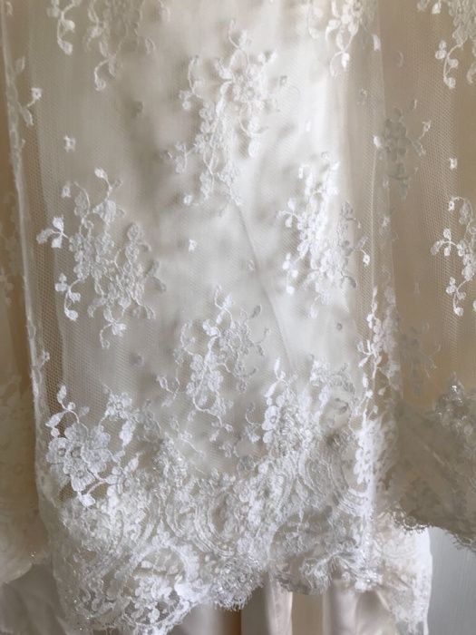 Vând rochie de mireasă impecabil mărime 44 original Made in Italy