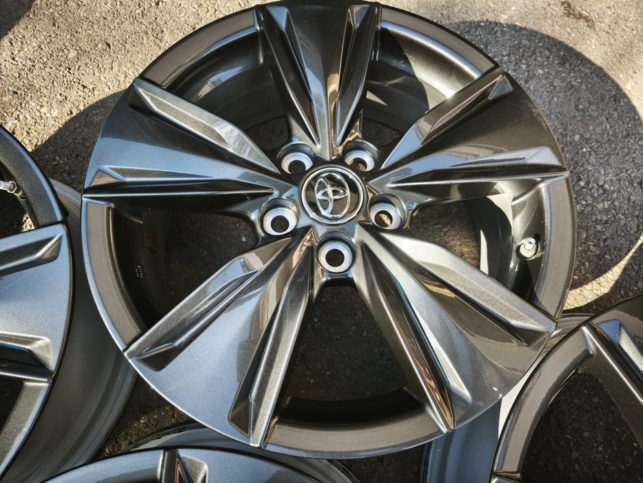 17" оригинални алуминиеви джанти за Toyota/Lexus.