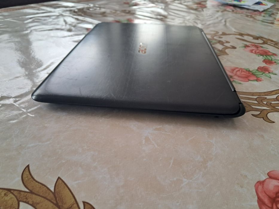 Vând laptop Acer