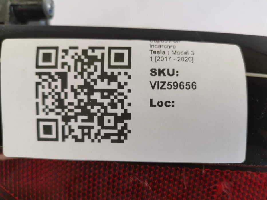 Тесла Модел 3 / Tesla Model 3 1 [ - ] Оригинален, в добро състояние