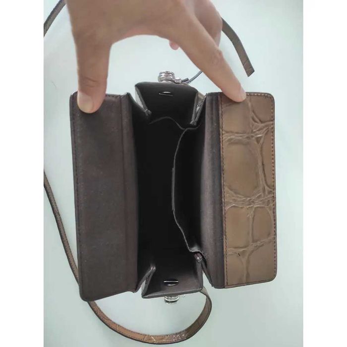 Кафява малка дамска чанта почти нова