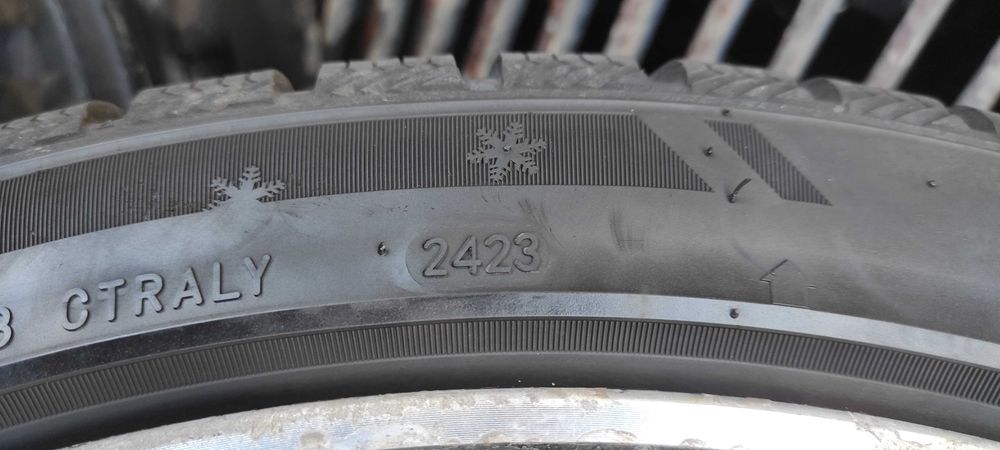 Два броя зимни гуми SAILUN  275 35 20