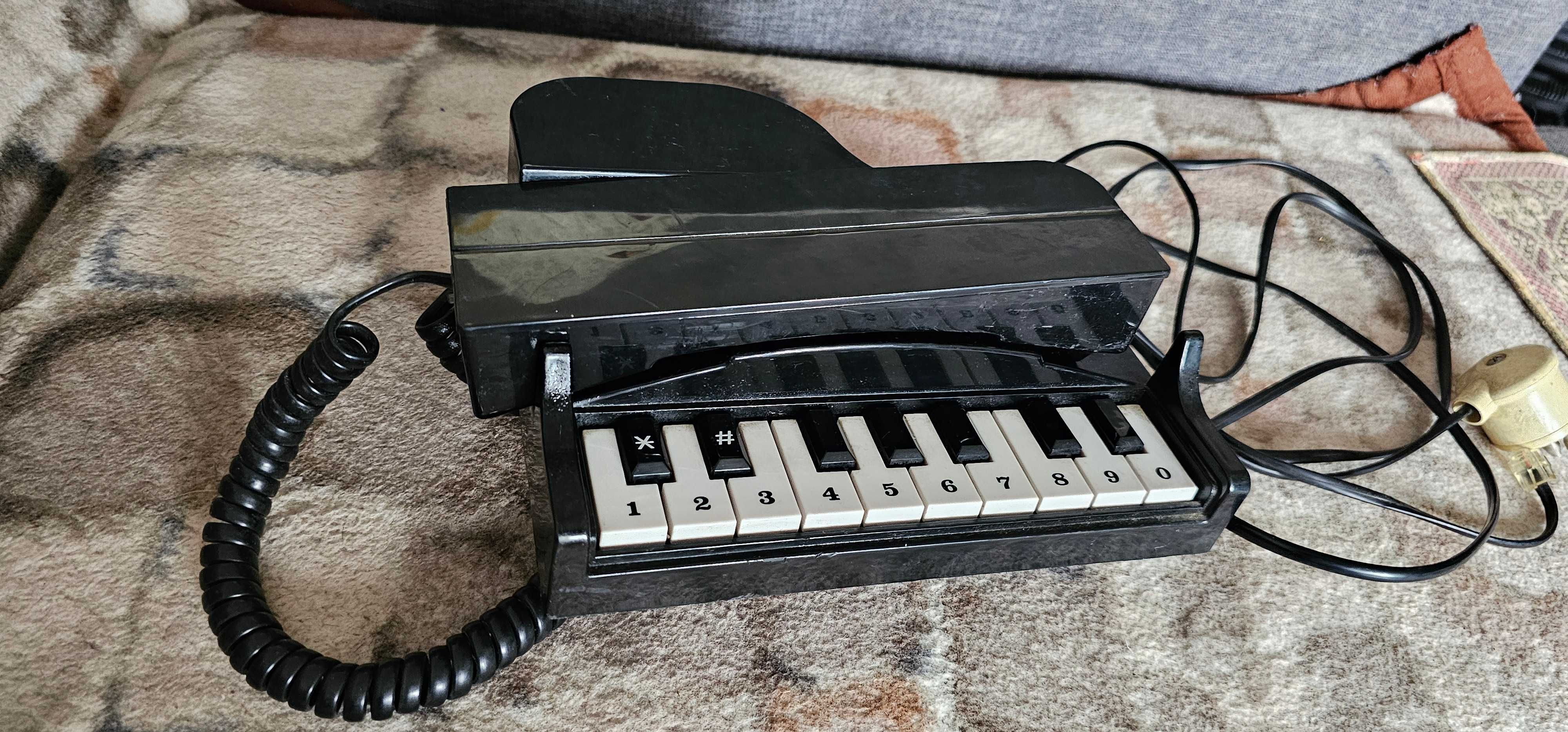 telefon vintage anii 1980 pian clapele  sunt cifrele  de format/tastat