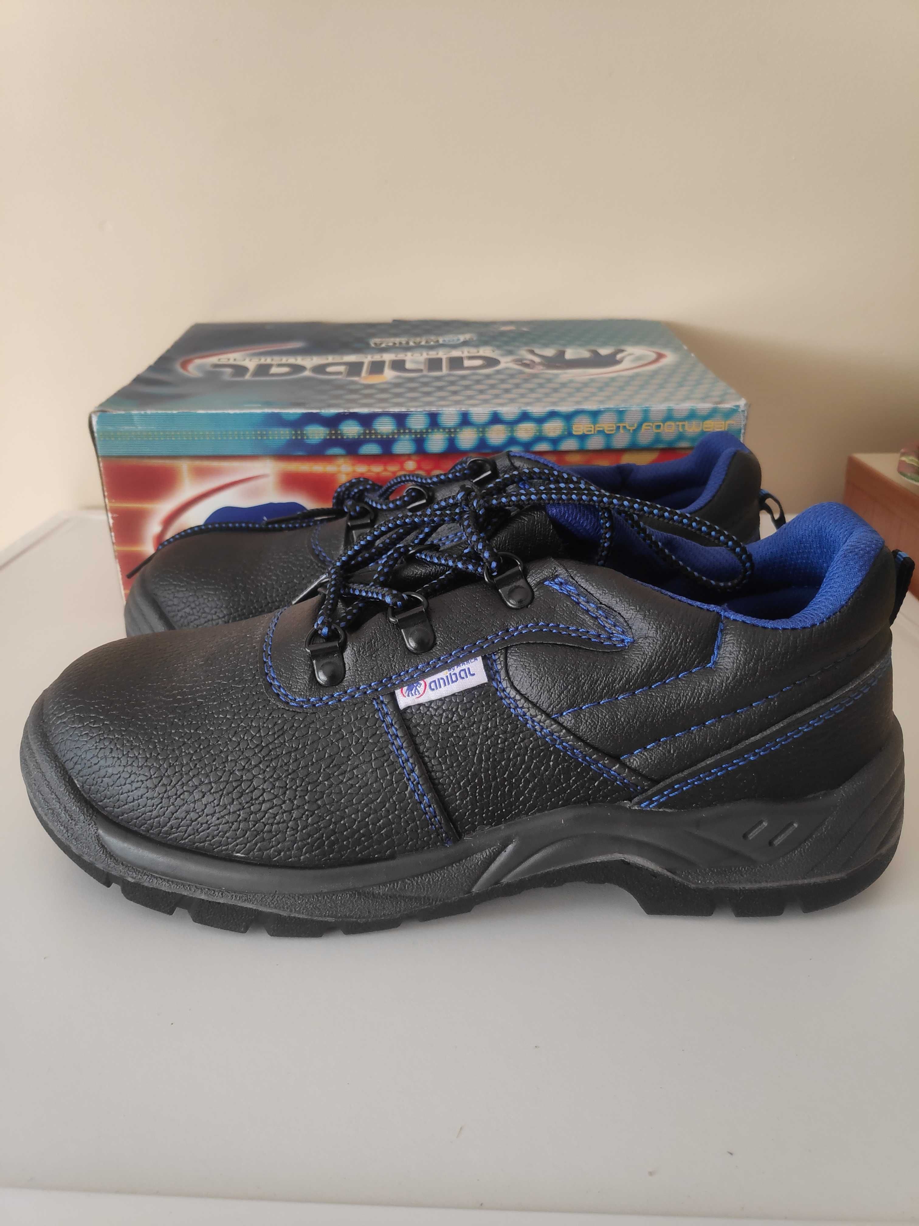 Защитни работни обувки- S1P SRC