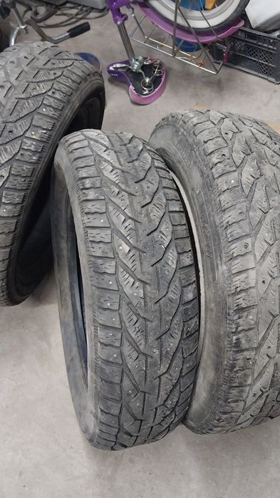 Зимние резины R 15 б/у