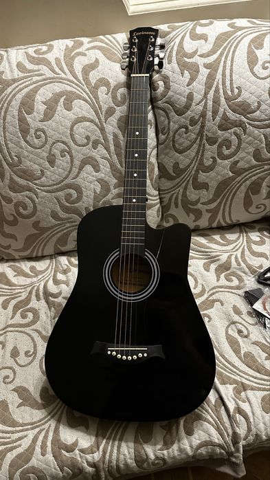 Продам Гитару в отличном состоянии