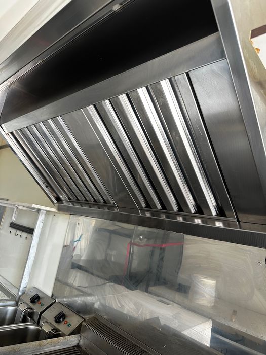 Food truck Peugeot Boxer gata de făcut bani