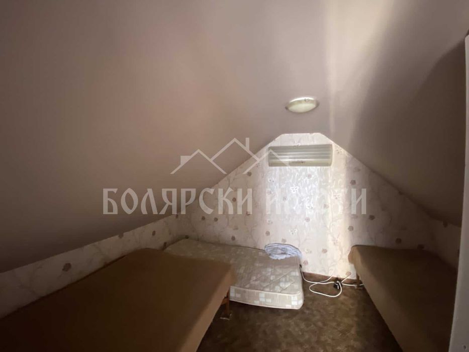 Панорамна къща с двор в м. Козлуджа