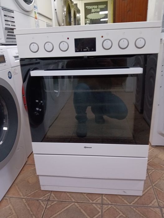 Свободно стояща печка с керамичен плот  Gram 2 години гаранция!