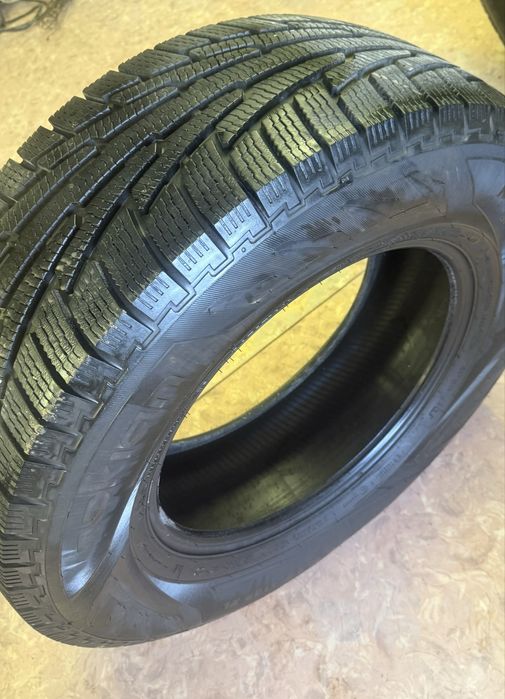 Продаю шины Nokian  265/65 R17