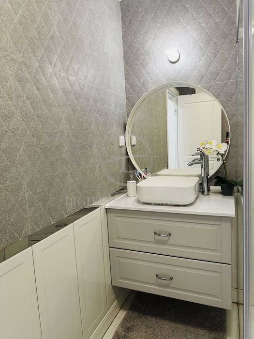Продава се Тристаен апартамент в Пловдив, Кючук Париж - 130 кв.м за 1612 €/кв.м - Снимка #7