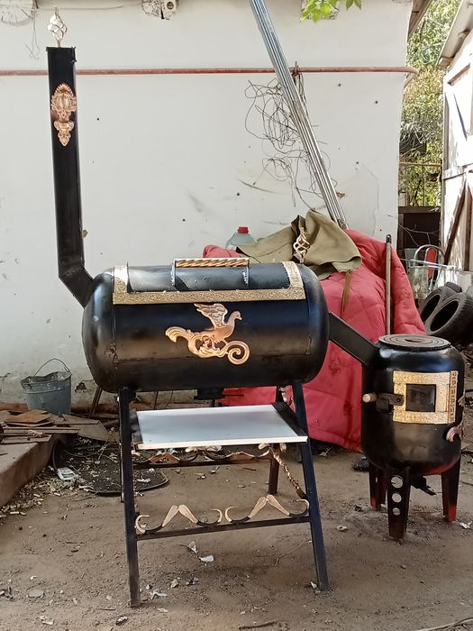 Мангал 3 в однм каптилня