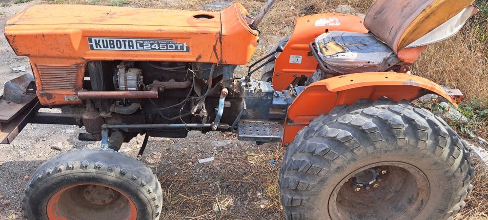 Kubota трактор на ходу