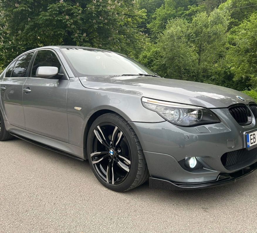 Спойлер/Нож за предна броня тип Макстън за BMW E60/61 – черен гланц