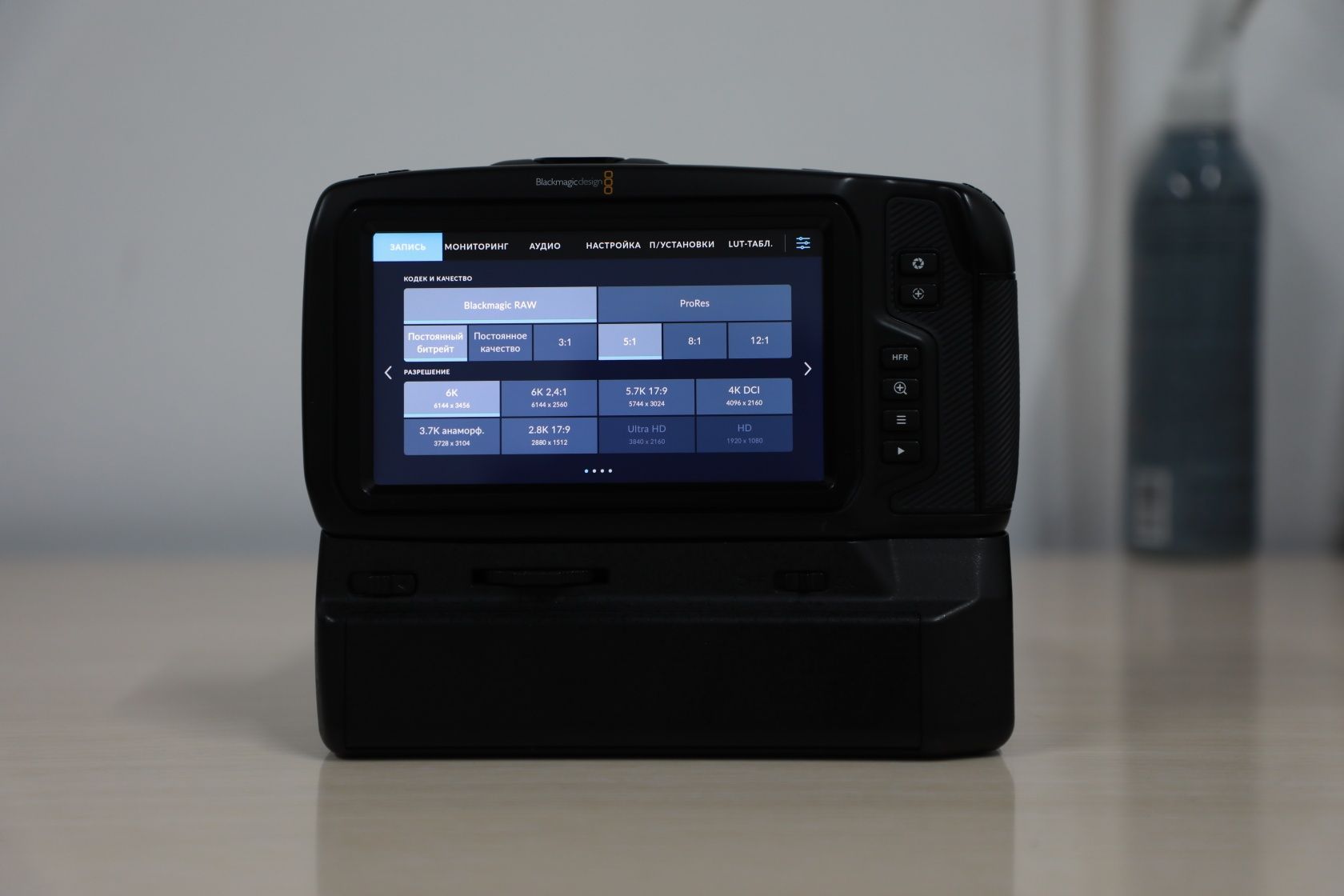 Blackmagic 6K + 2 ta obektiv