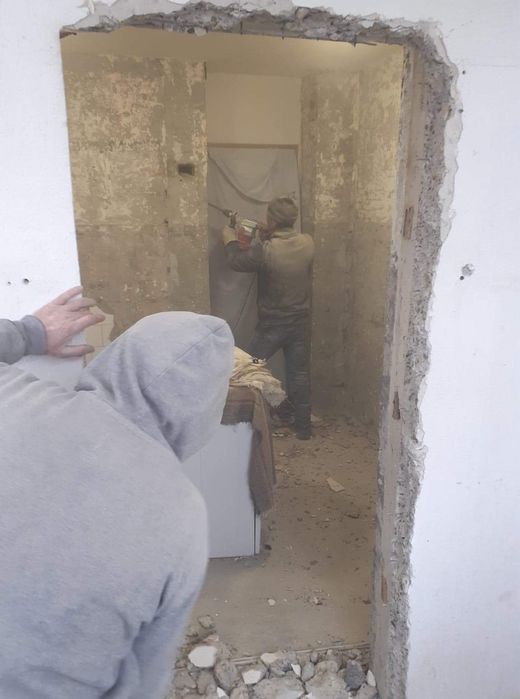 OFERIM servicii de indepartarea stratului de var, tencuieli gresie etc