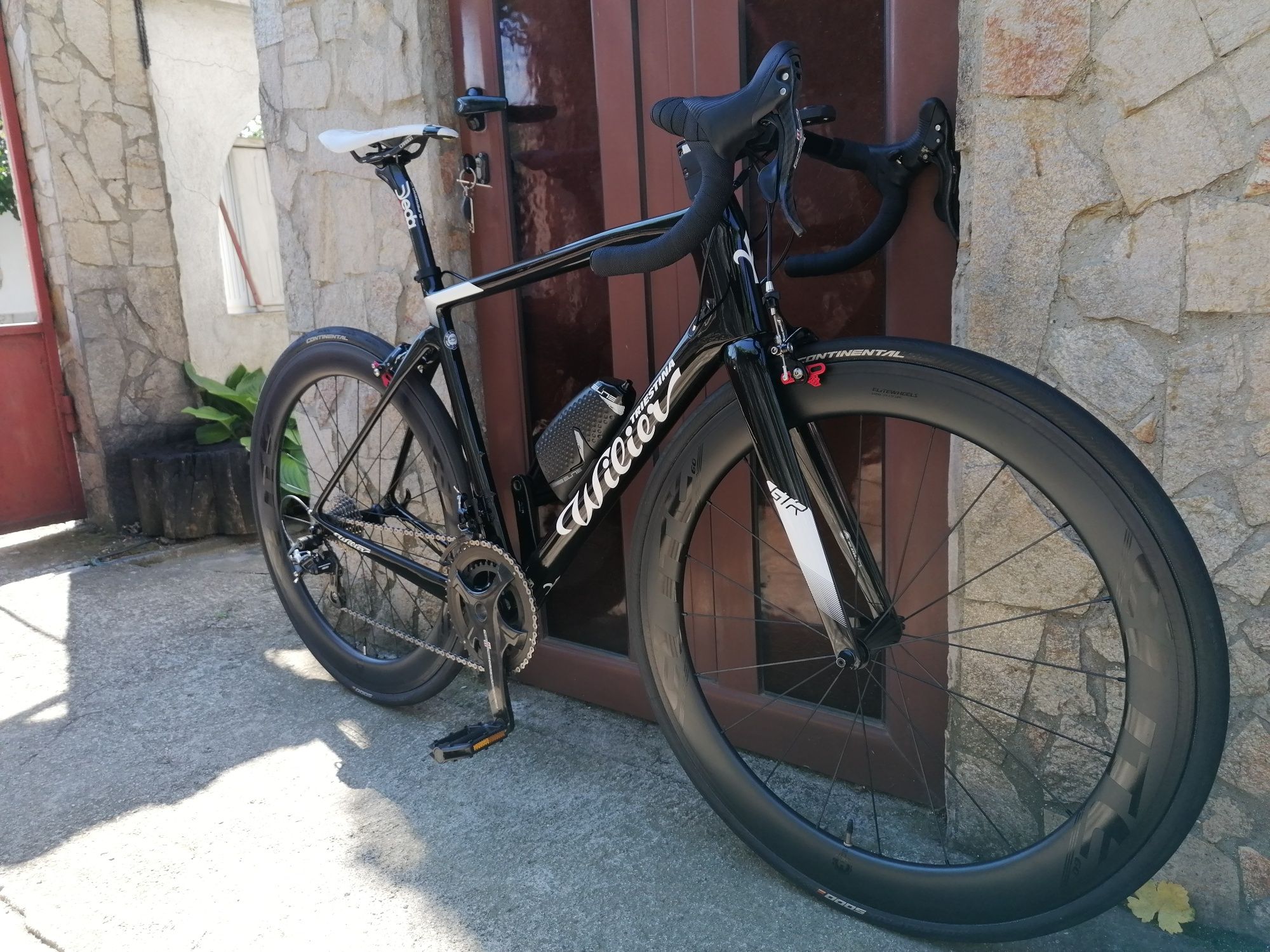 Шосеен WILIER Full Carbon, Campagnolo Record 2*11, като нов!