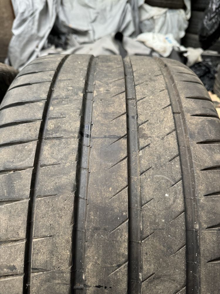 Vand 2 anvelope Michelin 315-30-22 vara foarte bune