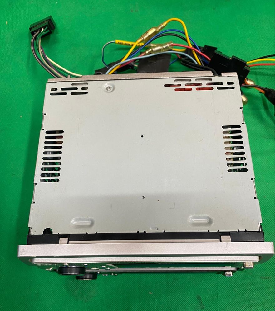 CD player auto Sony CDX F 7750,fata aluminiu