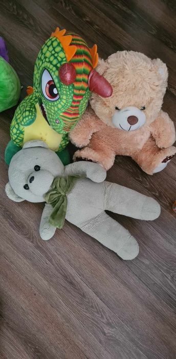 Lot  plusuri  diverse