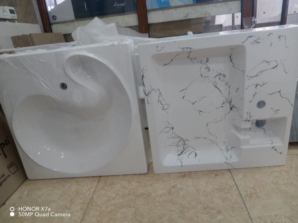 Kirmoshina ustiga Rakvina. akril keramik