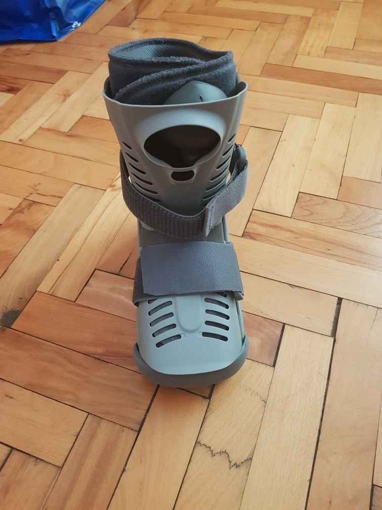 Ботуш за счупване на ляв крак