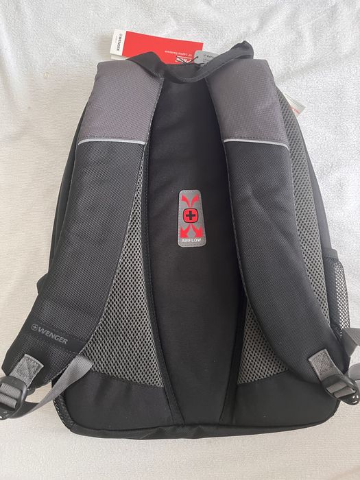 [нова] Раница за лаптоп Wenger Pillar 16” от Victorinox