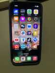 Продавам iphone 13 +аксесоари