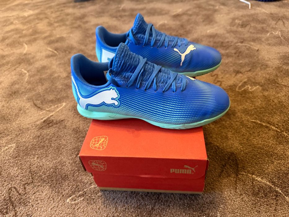 Adidasi Puma fotbal