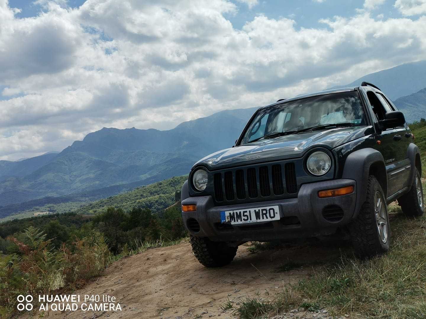 На части . Jeep Cherokee 2500 crdi