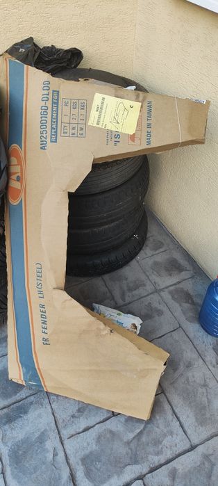 Vând aripa stângă fata Audi A4 B6