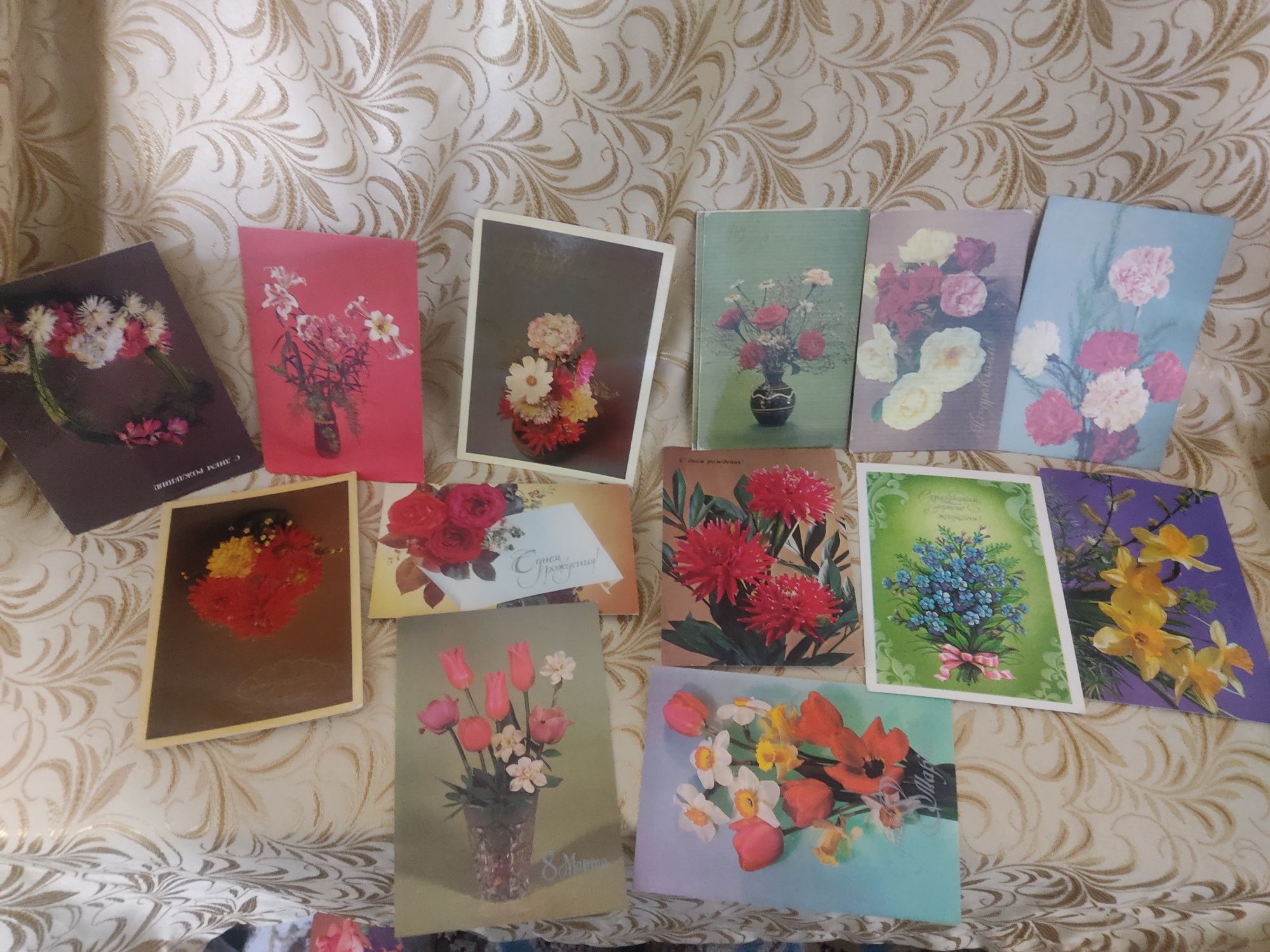 Продам открытки со цветами.
