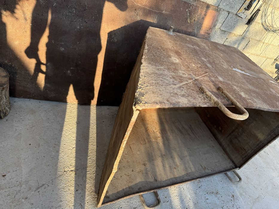 Металический бочка для подьема с крана