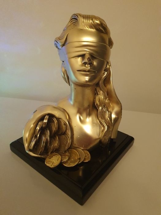 Statueta Justitiara / Cornul Abundentei