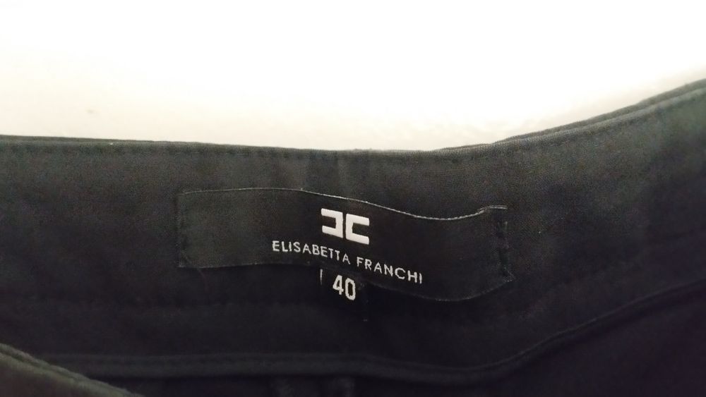 Черен панталон на марката Elisabetta Franchi