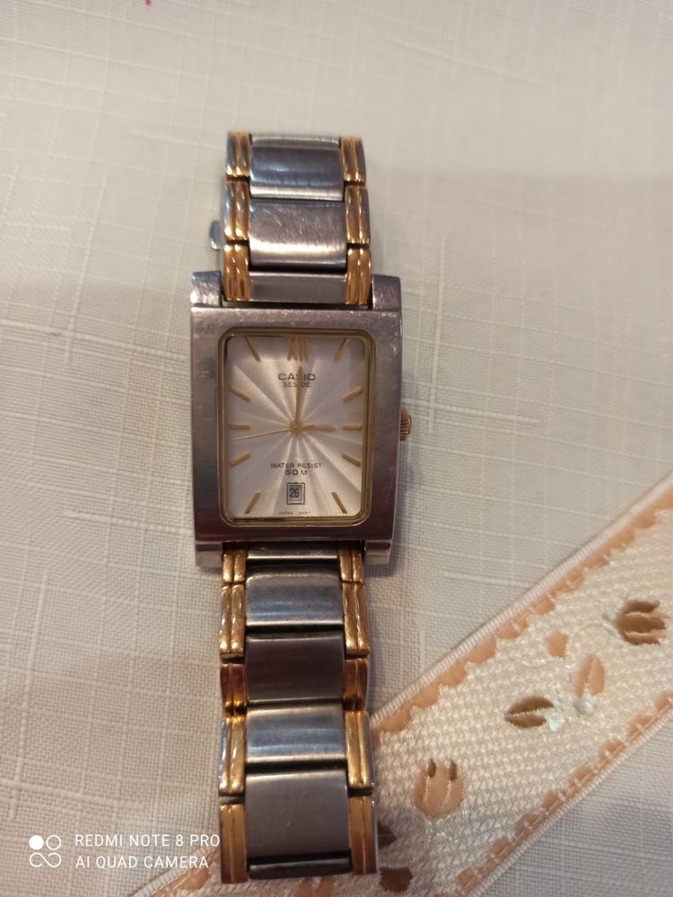Часовник Casio  с метална верижка
