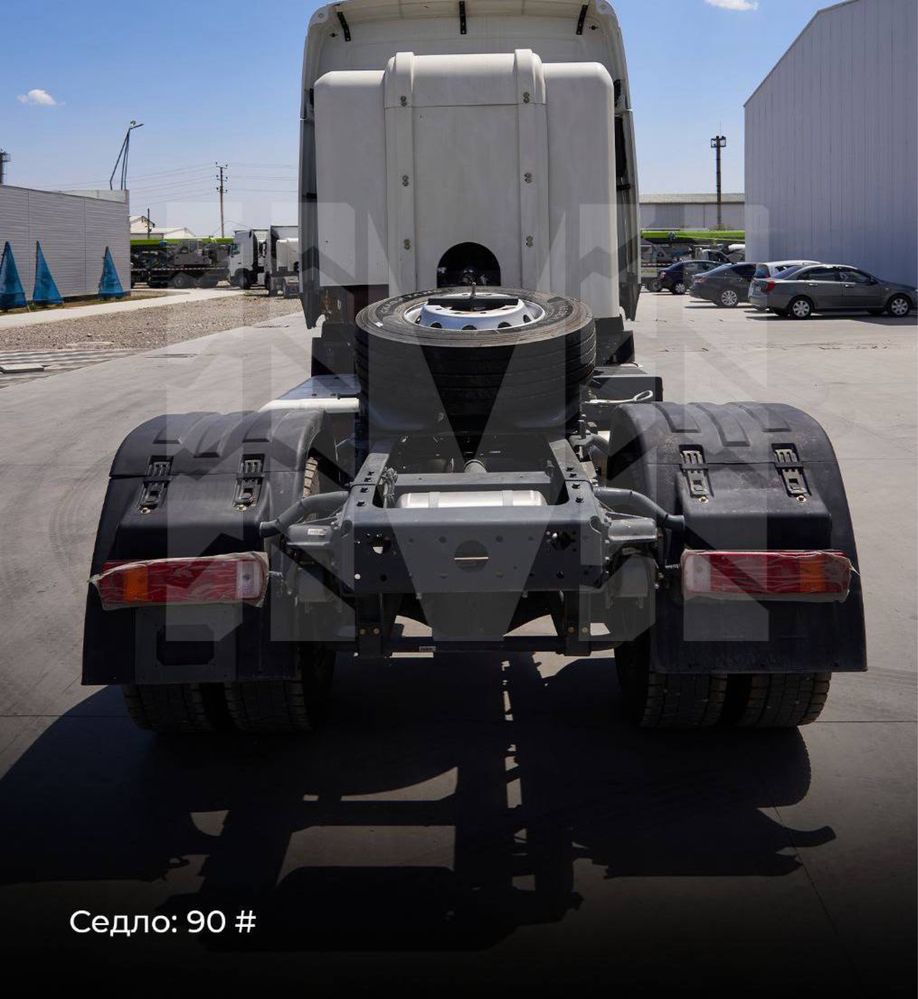 Gazda yuruvchi SINOTRUK HOWO 4×2 markali tyagach