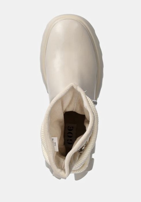 Дамски бежави боти GOE