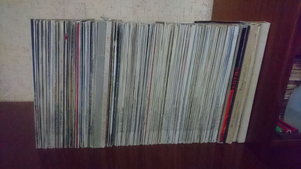 Продам виниловые пластинки. Цена договорная