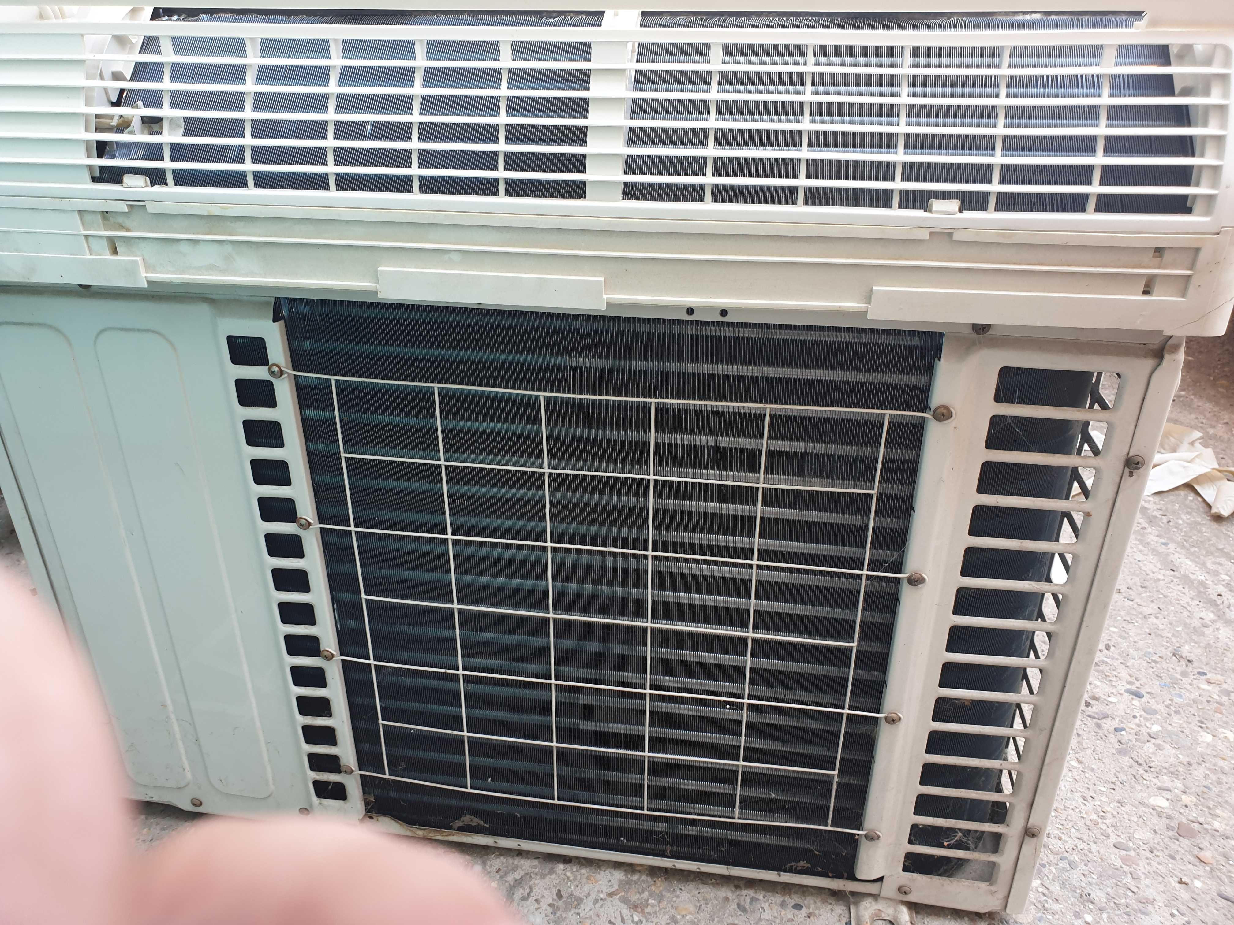 Продава се работещ климатик ELIT 12000btu. Сплит.