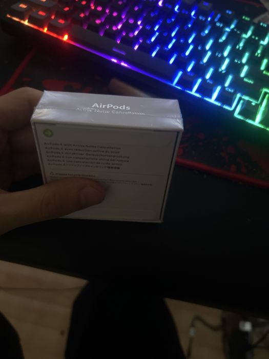 AirPods 4 ANC[Active Noise Cancellation}