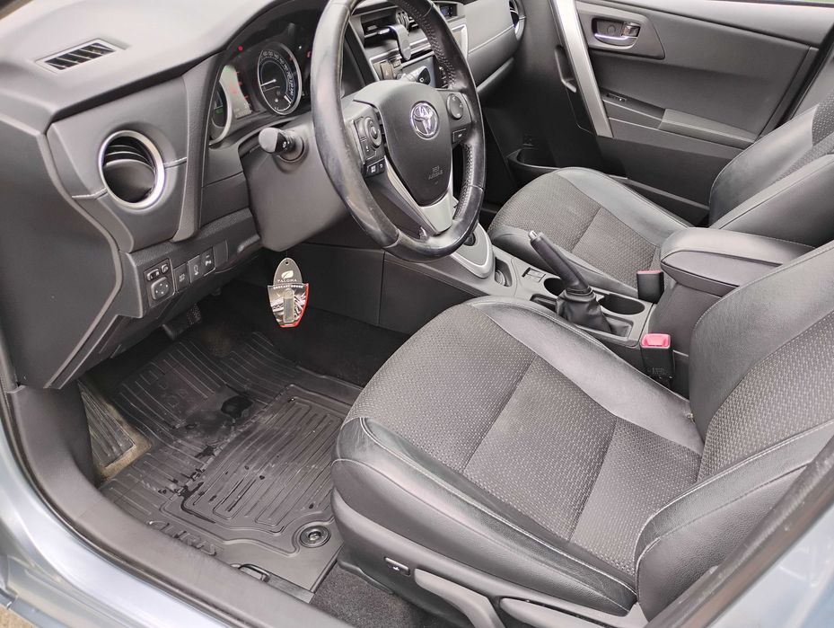 Toyota Auris combi hibrid, 2015, 314.000km, garanție