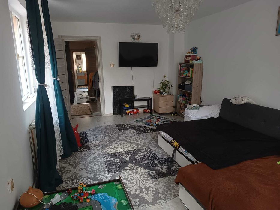 Vand Casa Adunatii Copaceni