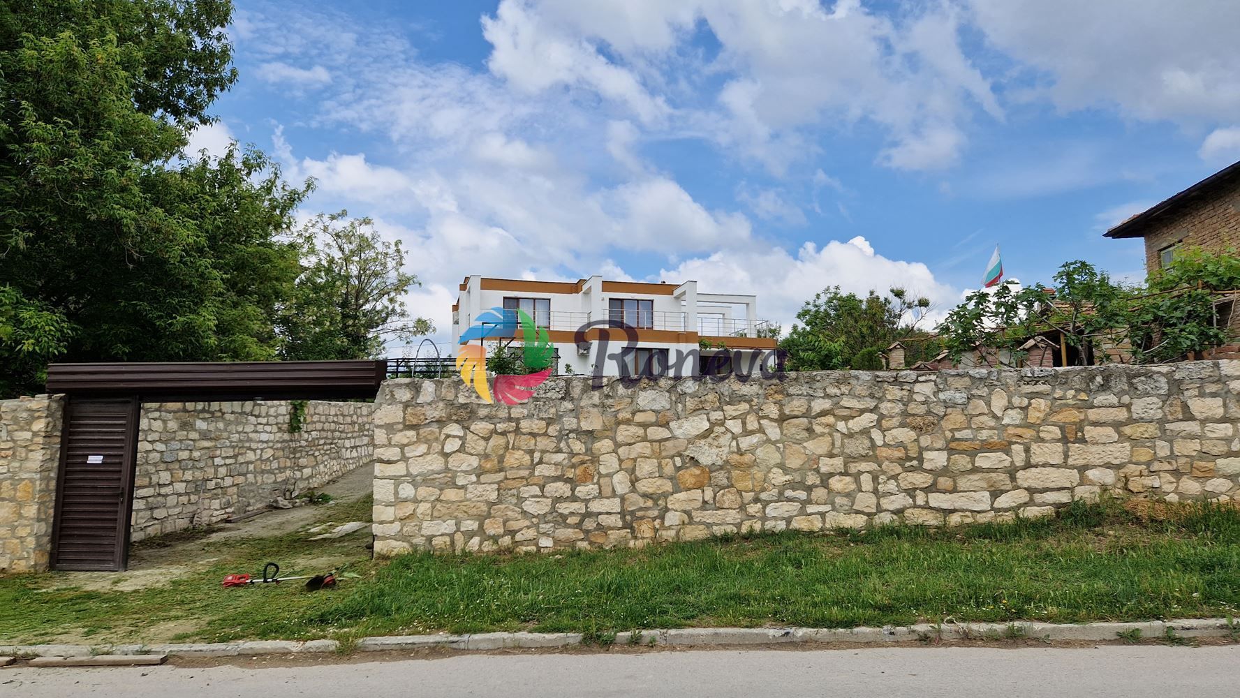 Къща в Варна, област-с.Чернево площ 282 цена 195000