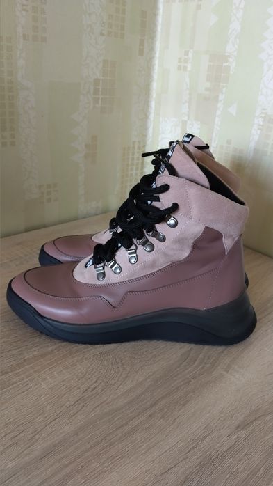 Дамски боти от естествена кожа ,,Tara Shoes", Размер 40