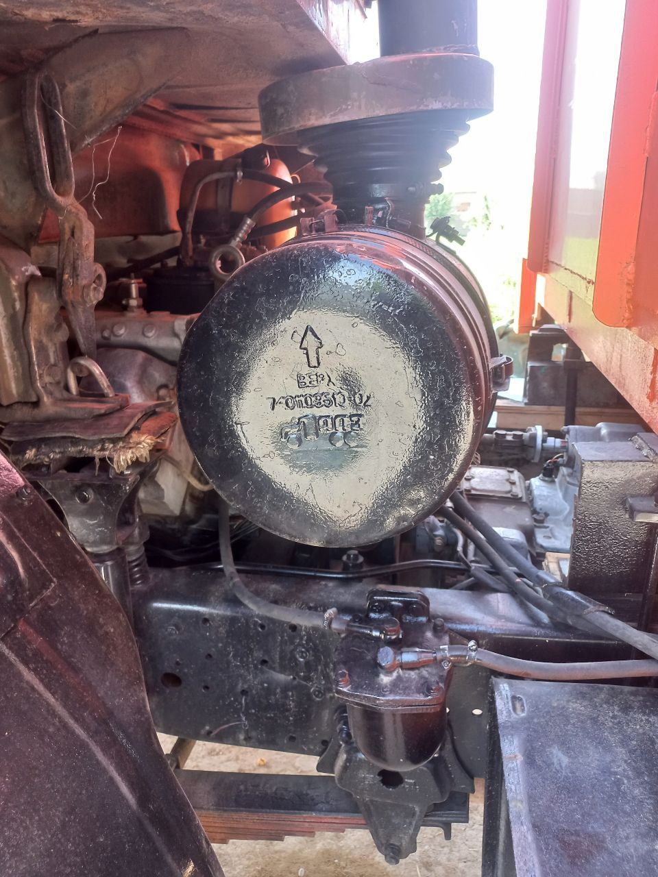 Kamaz sotiladi xolati yaxshi narxi kelishiladi